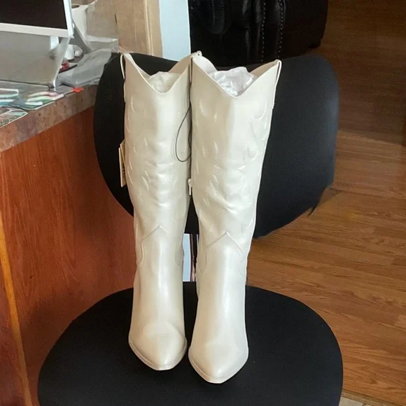 Madden NYC Elegant Off White Heeled Boots for Women Size 11 - Picture 1 of 14
